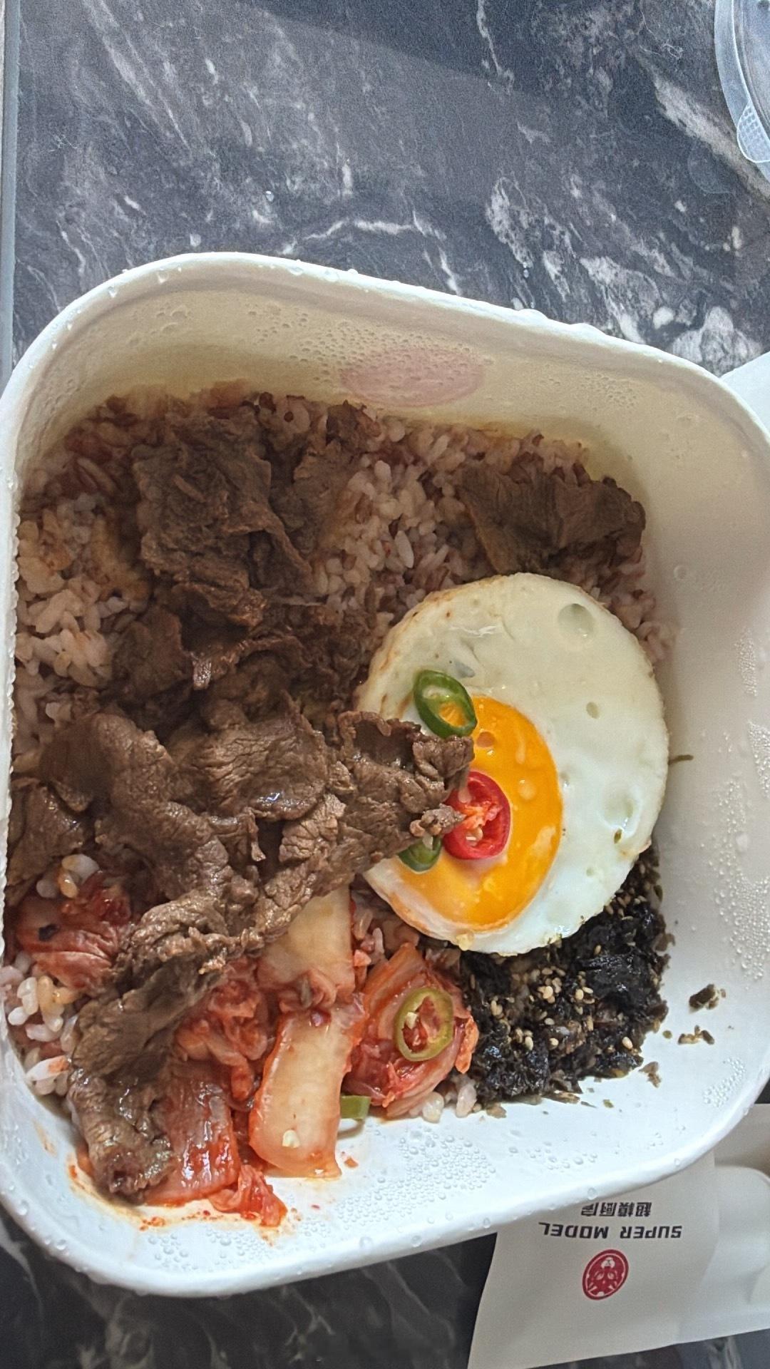 我真的是崩溃了 昨天这图片一顿饭拆成三顿吃……现在饿死了…… 