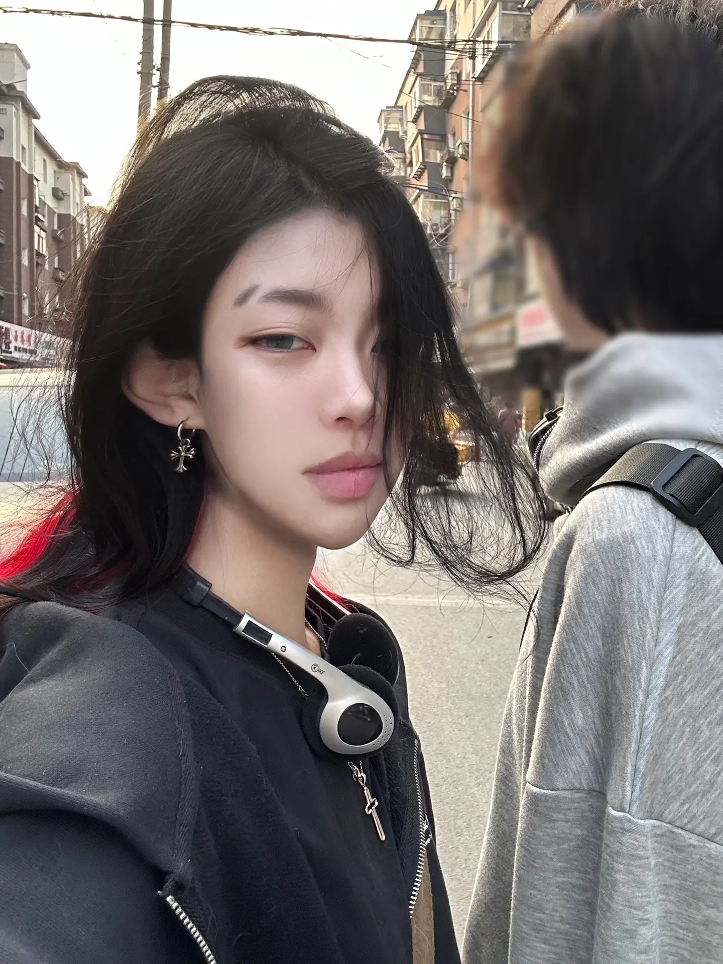 可以不要那么多情绪吗 我们只是朋友.
