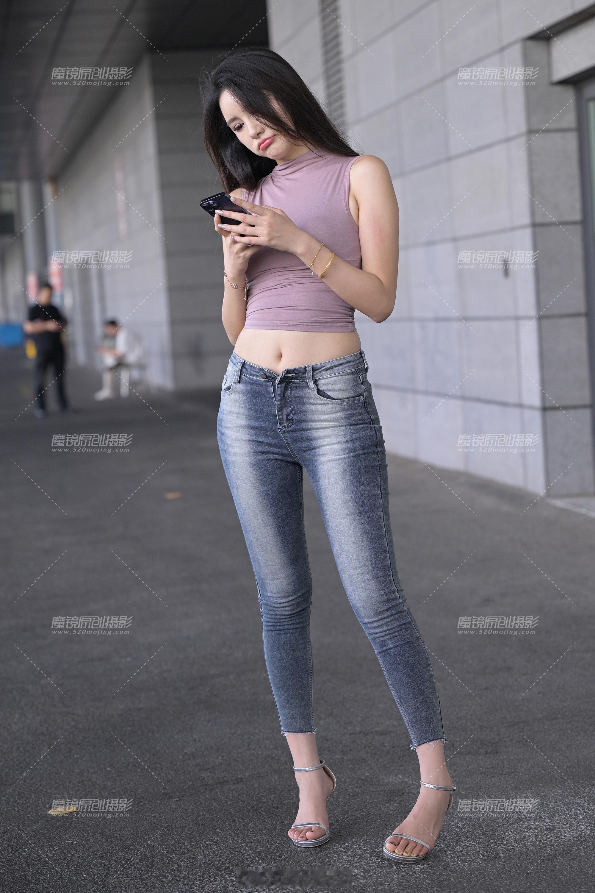 牛仔裤小姐姐！ ​​​