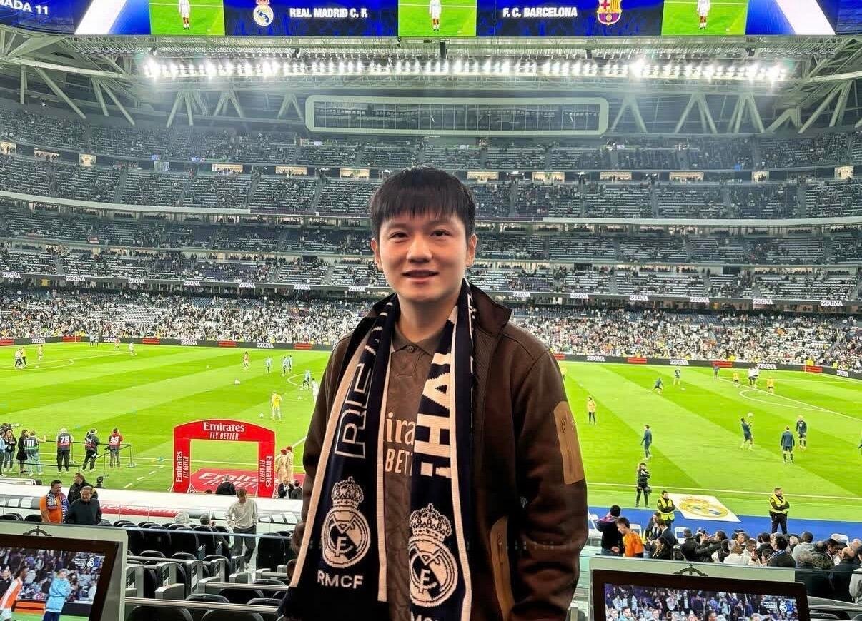 今日壁纸：樊振东，自带光芒 