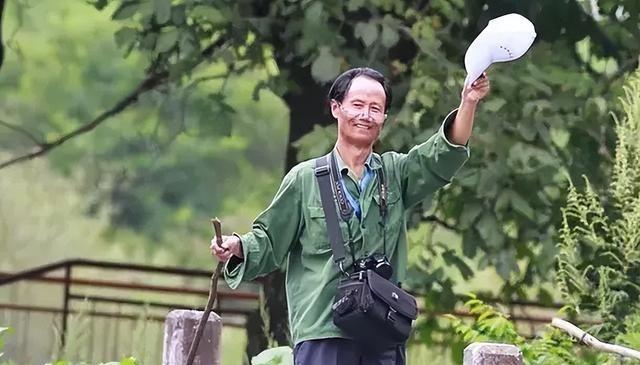 1998年，一位大学教授来到深山调研，因为实在是太饿了，于是他便向村民讨要吃的，