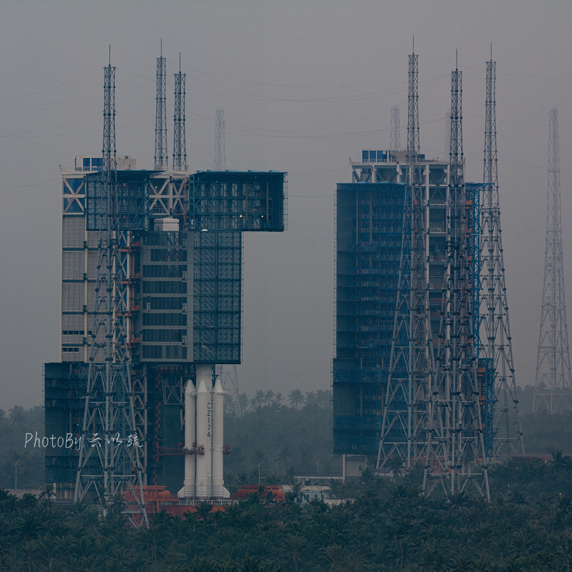 11月3日11时47分，由一院研制的长征七号A运载火箭，在文昌航天发射场点火起飞