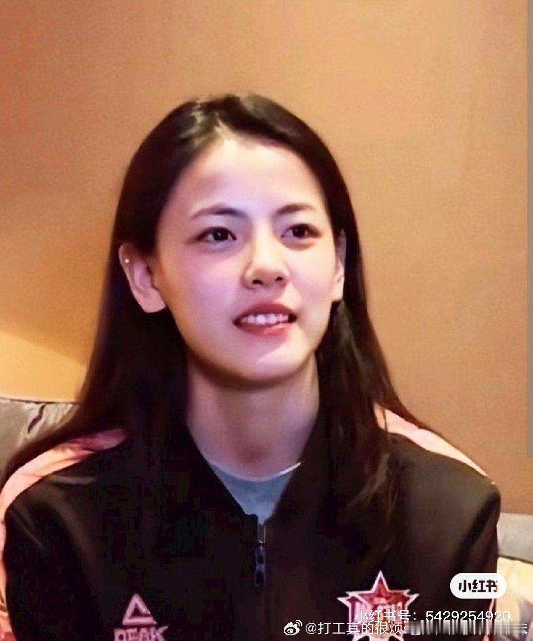 杨舒予居然02年的才24嘞