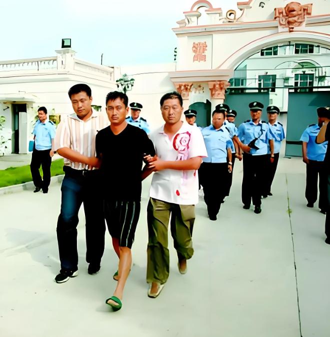 2003年1月18日17时50分，沈阳市大东区东顺城街的沈阳商业银行辽沈支行第一