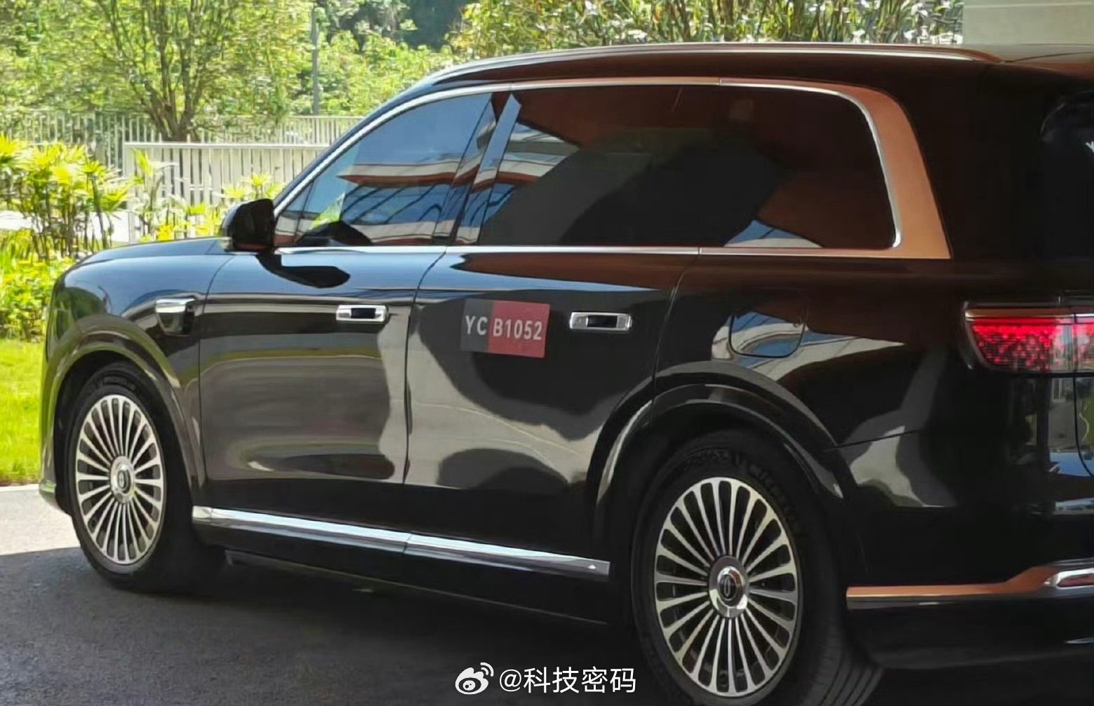 全新的问界M9，霸气！硬朗了很多！你喜欢吗？ 