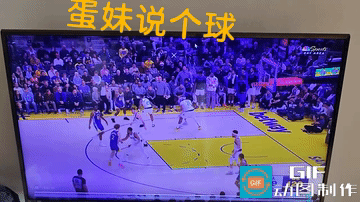 我敢说今天不管你是勇士球迷，还是非勇士球迷，都要被波杰姆斯基成功逗笑了，格林传给