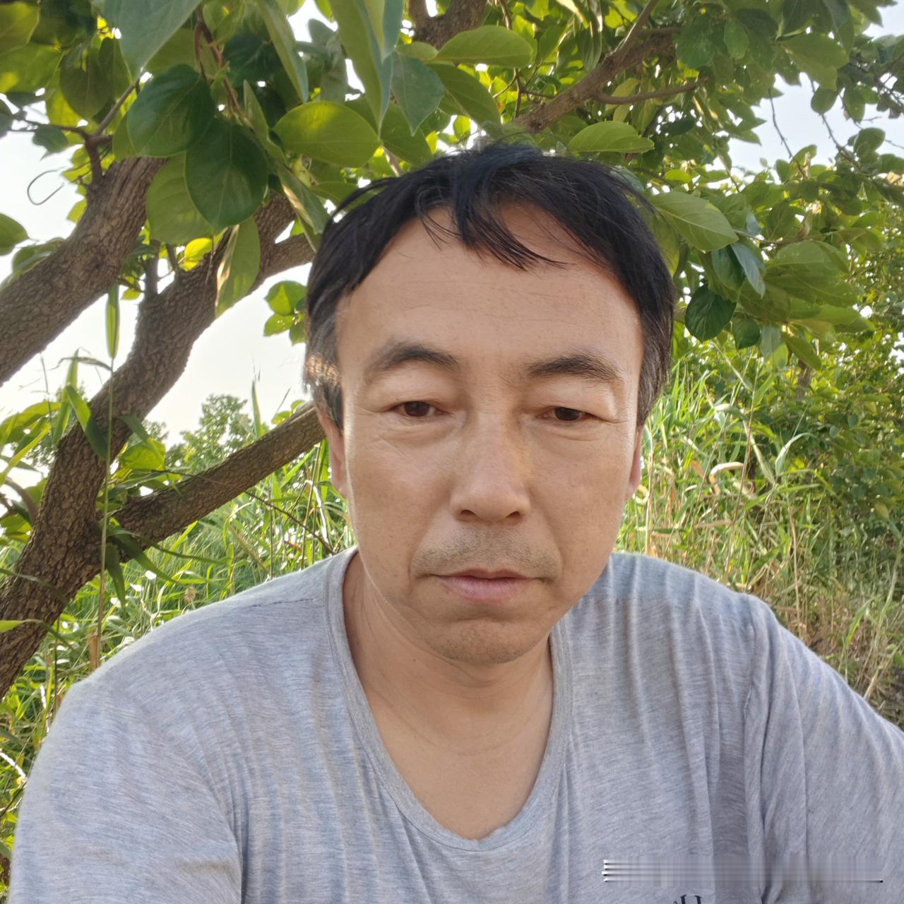 朋友们！广东真的不能去了，南方热带地区真的不能去了，热的受不了。昨天我和东北老哥