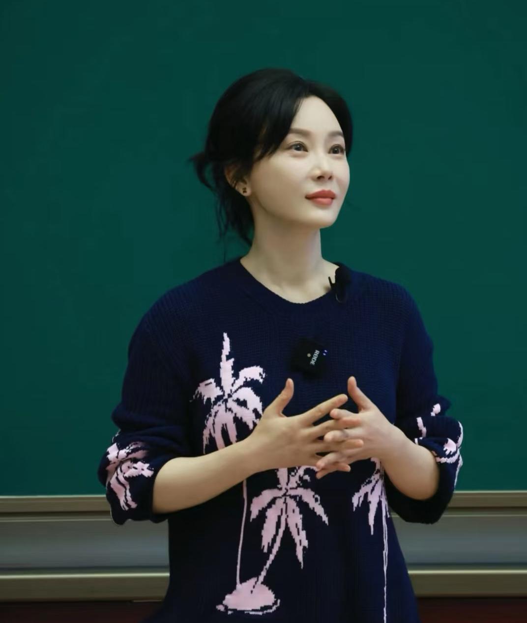 魔都初中英语老师、高级教师岗；退体前工资12000，退休后反而升至15000；这