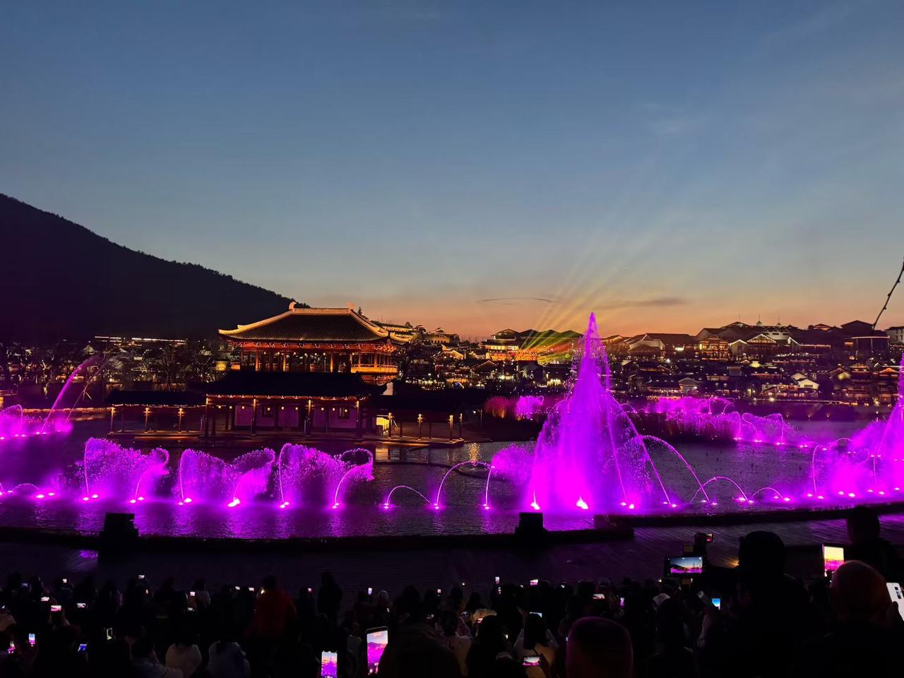 人心换人心，相处舒服，才是最好的关系
 
人活到七十多岁，走过的路长了，见的人多