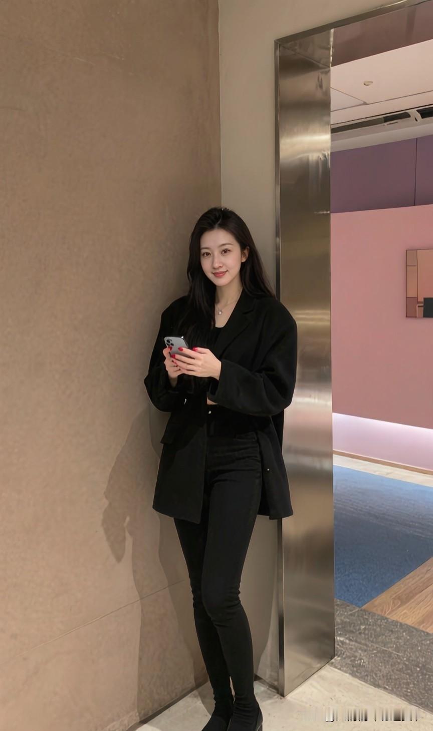 其实，
真正压垮一个男人的，
往往不是肩上的重担有多沉，
也不是钱包里钱有多少。