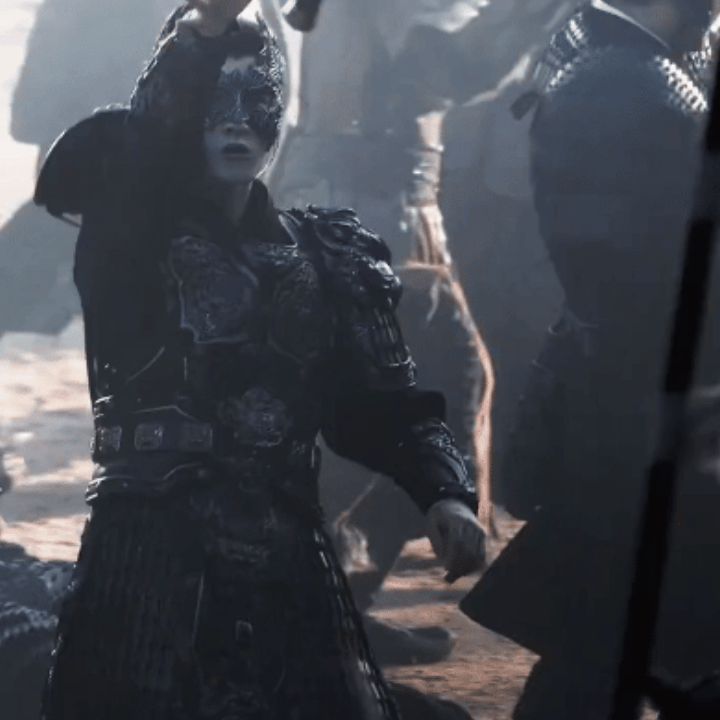 拍戏的假摇摇马看多了，敢骑真🐴的男明星还是有点东西的。。 