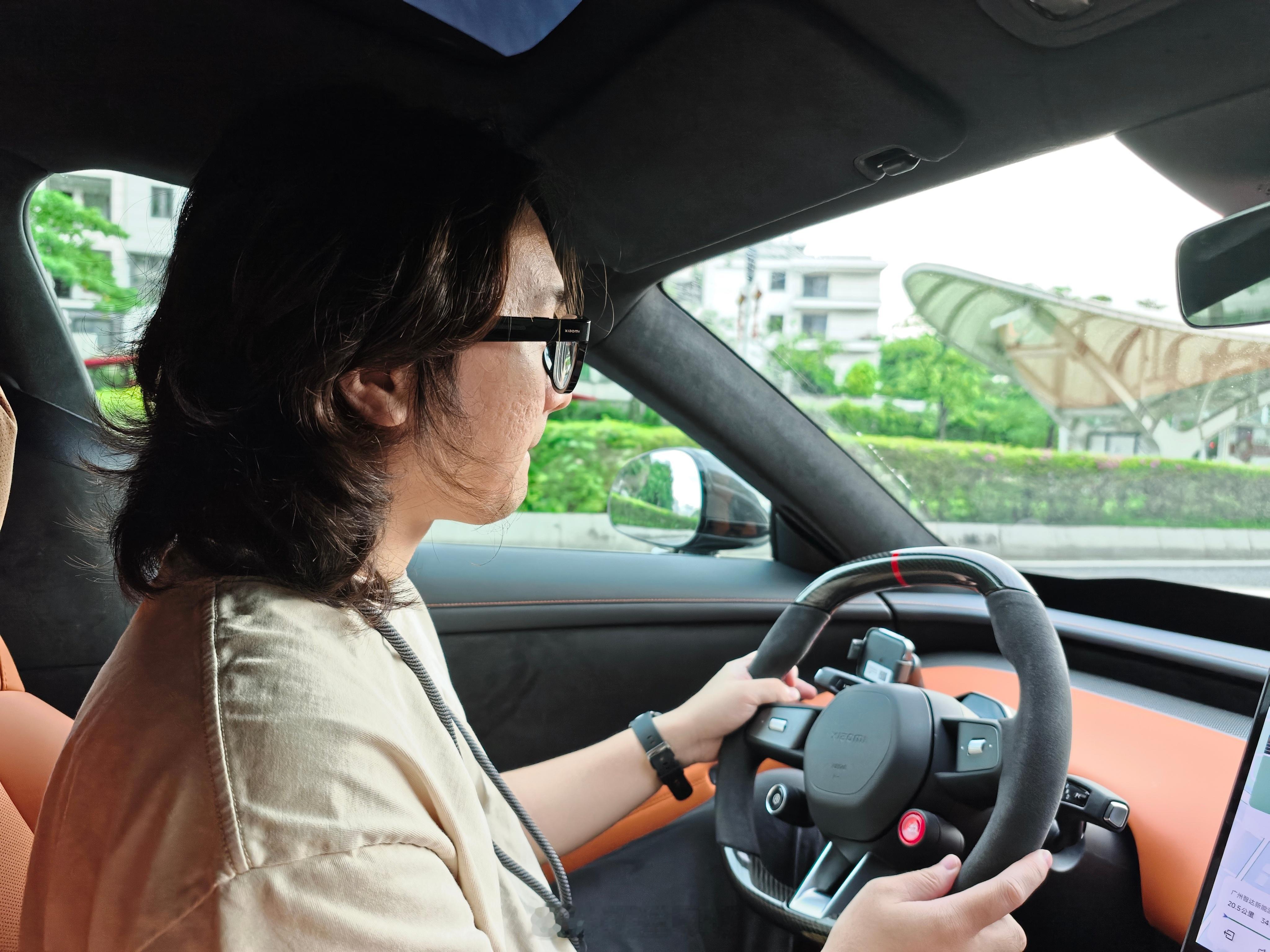举报这人没驾照还开车 ​​​