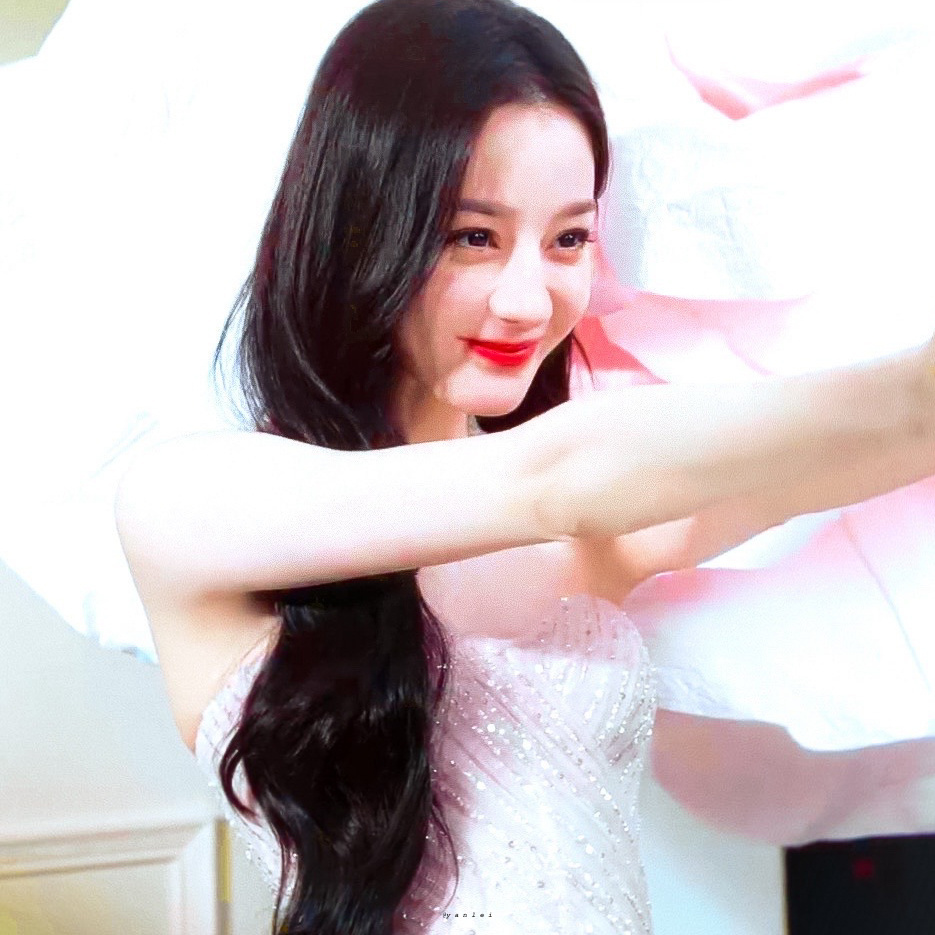 你是我深藏在第五季的永生花 ​🩷💗迪丽热巴两次见面会间隔87个月21天 ​​