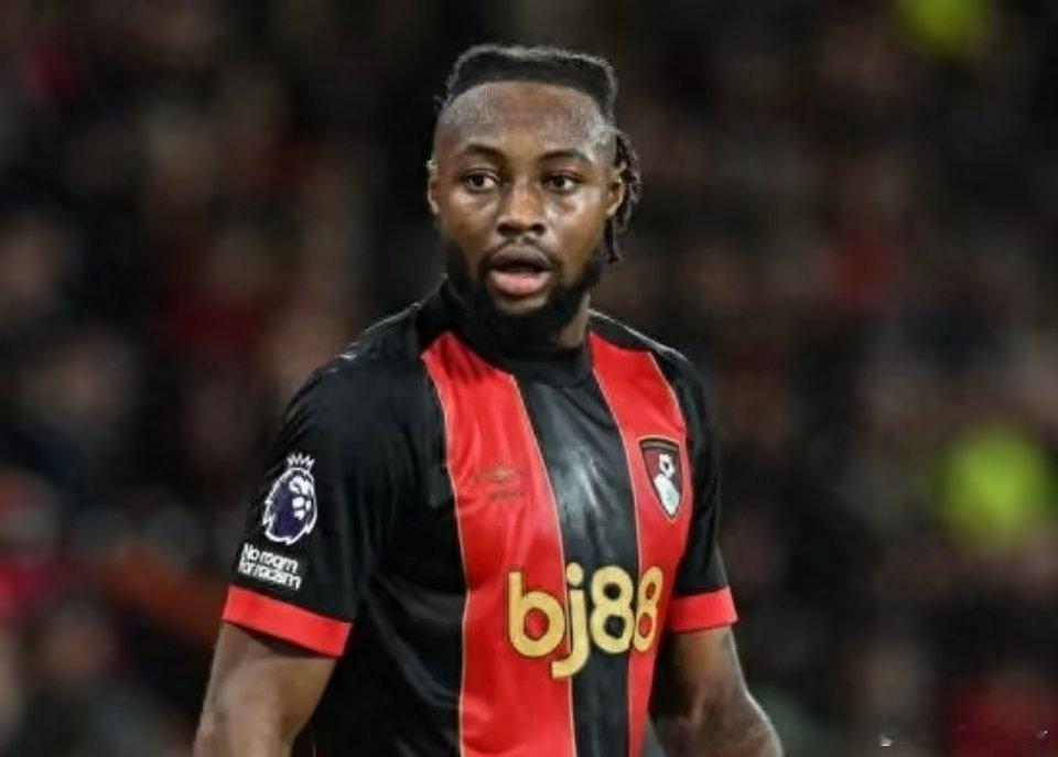 根据知名转会记者罗马诺在其YouTube频道发布的最新消息，利物浦正密切关注伯恩