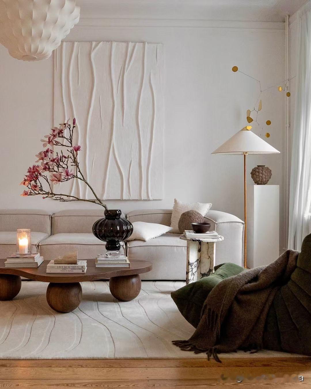 花开是诗，花落是画，玉兰最是清雅

玉兰花为室内空间增添了一份清雅
让空间充满温