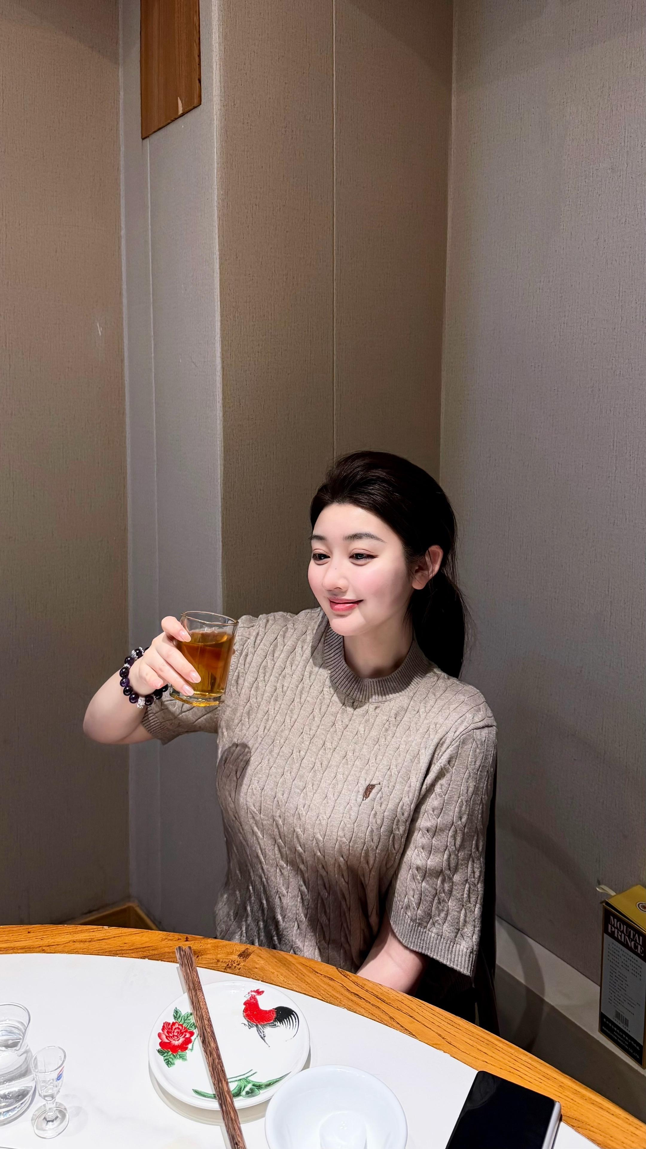 人就是越勇敢 越主动 越直接 越大胆 越有趣 越灵活 越不在乎 越真实...