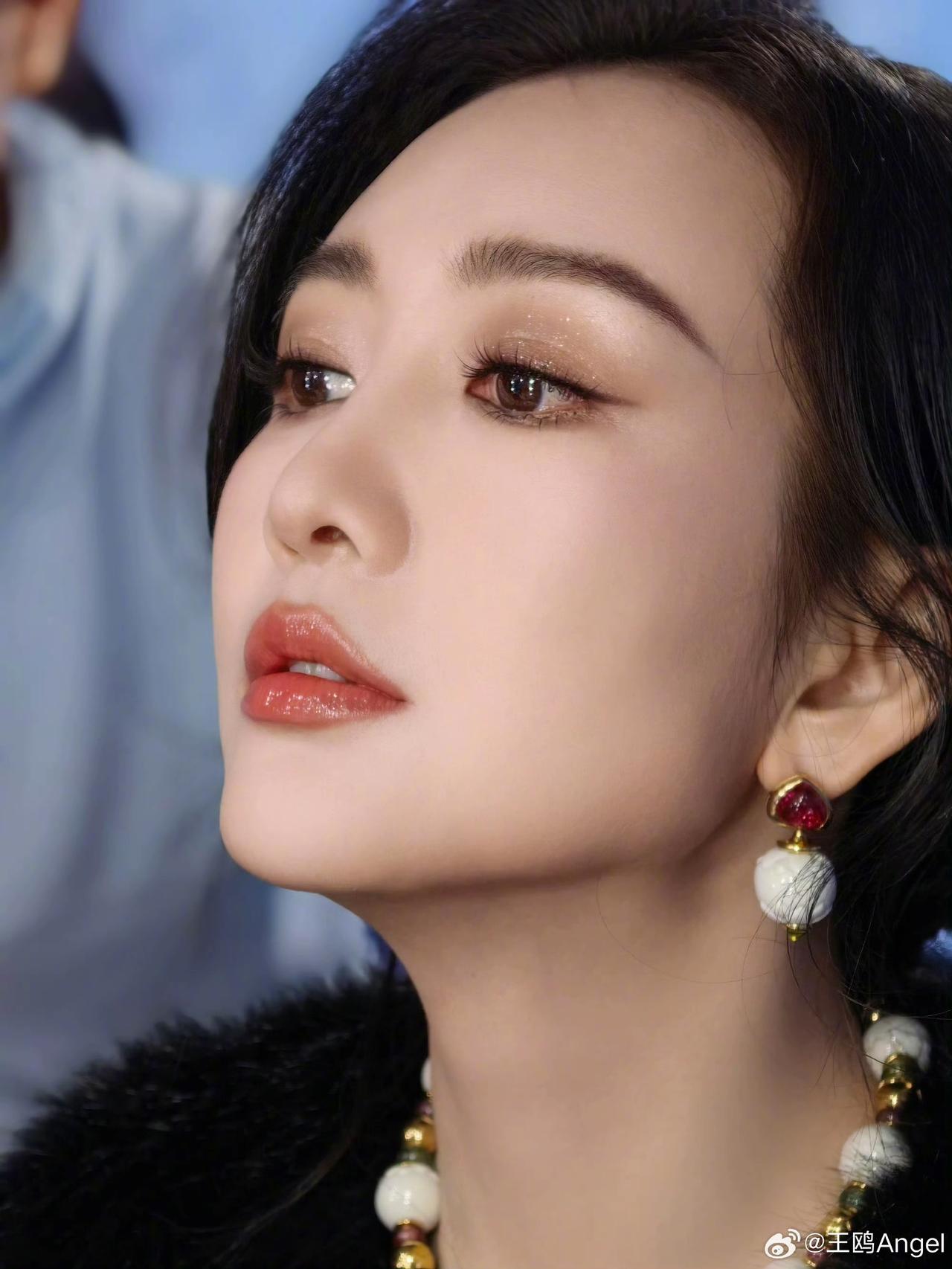 春日生活打卡季美女明星穿搭写真