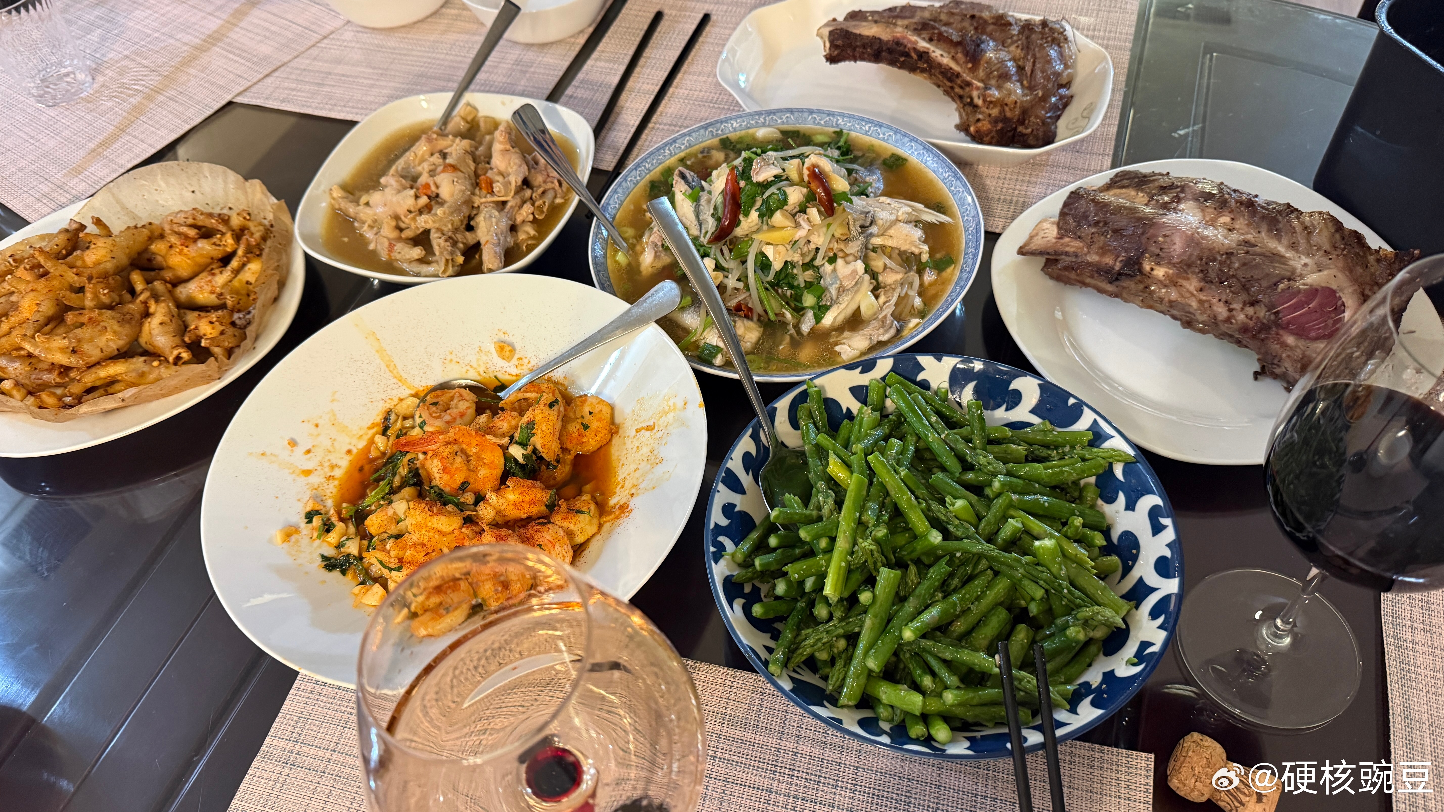 我们去超市买菜是这样的，看看我们华人在美国都吃些啥 