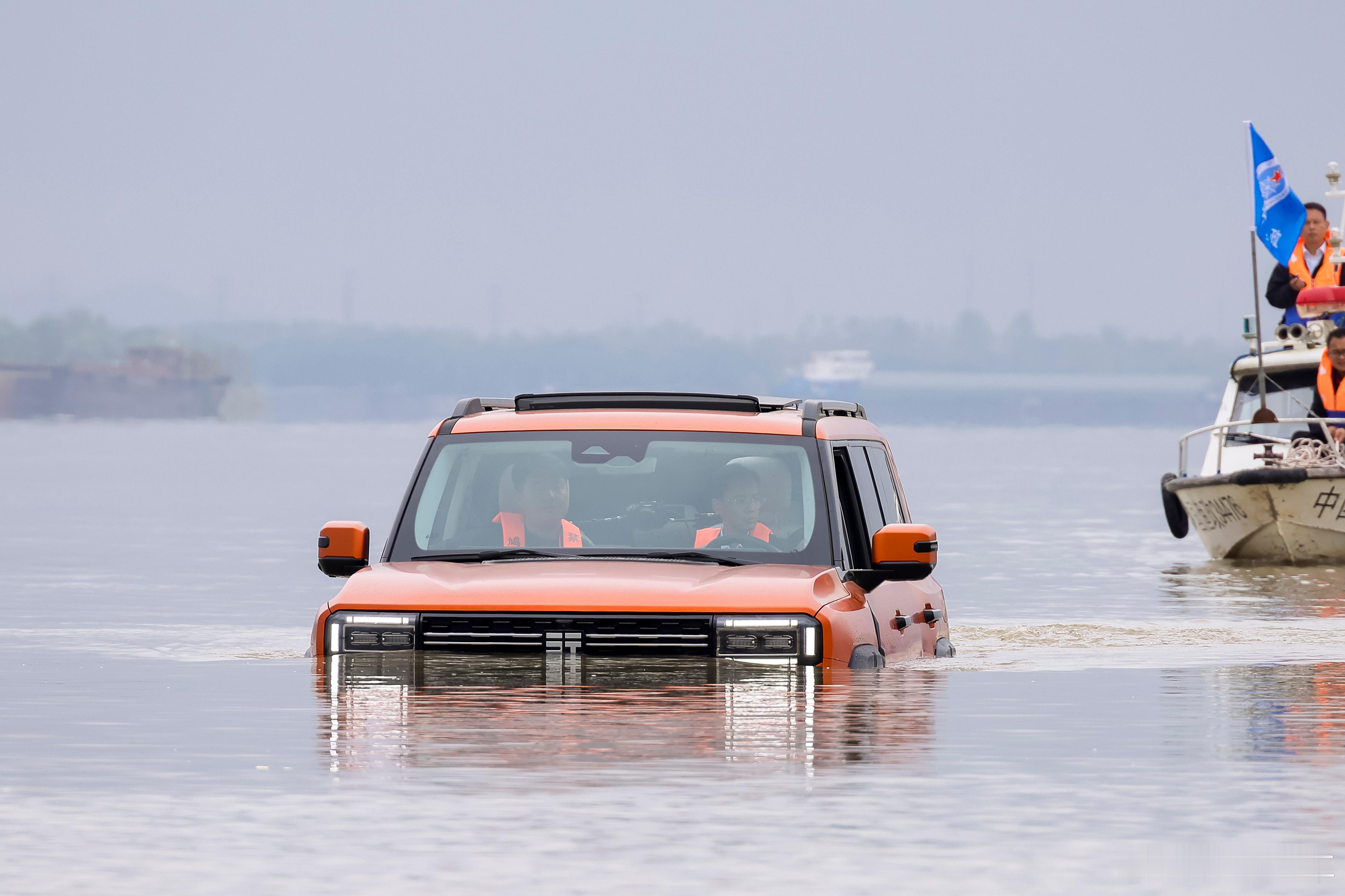横渡长江的成功，让纵横G700的产品宣言“至前所未至，是为了守护”显得更加掷地有