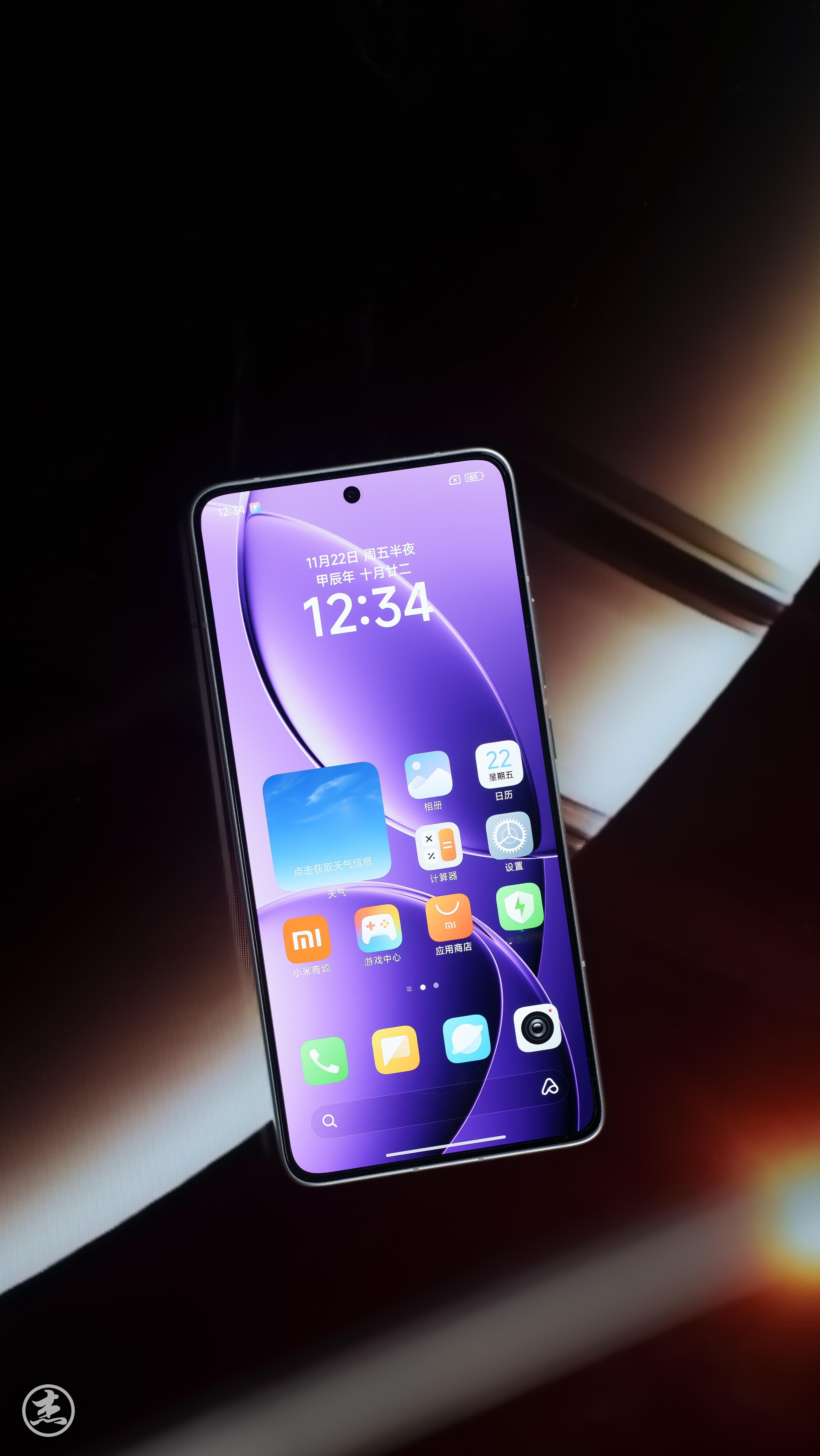 REDMI K80不愧是中端守门员，2K 圆偏光屏幕、超声波指纹、6550mAh