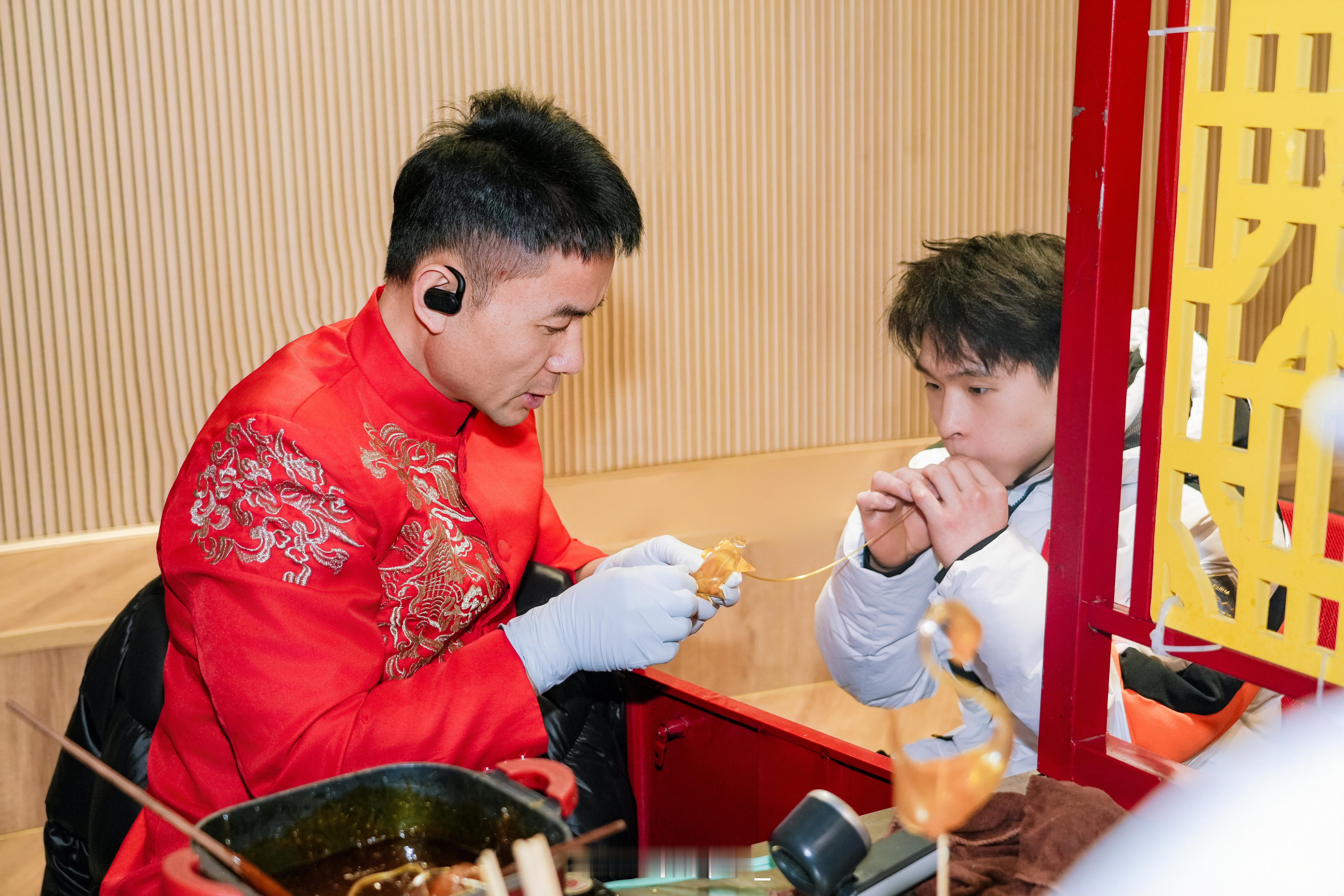 吹糖人萌萌的体操队就拿这点照片糊弄体操迷