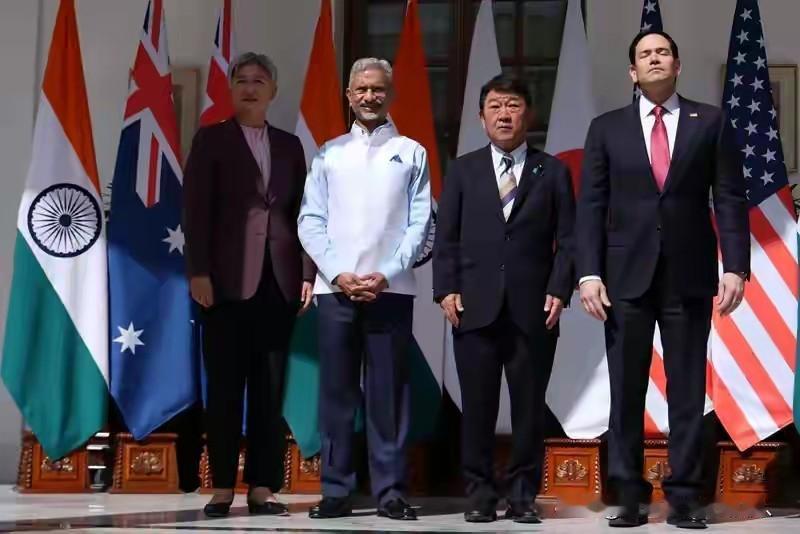 美日印澳四方会谈机制着眼于防务，日本代表很认真参加了，卢比奥显得漫不经心，双眼一
