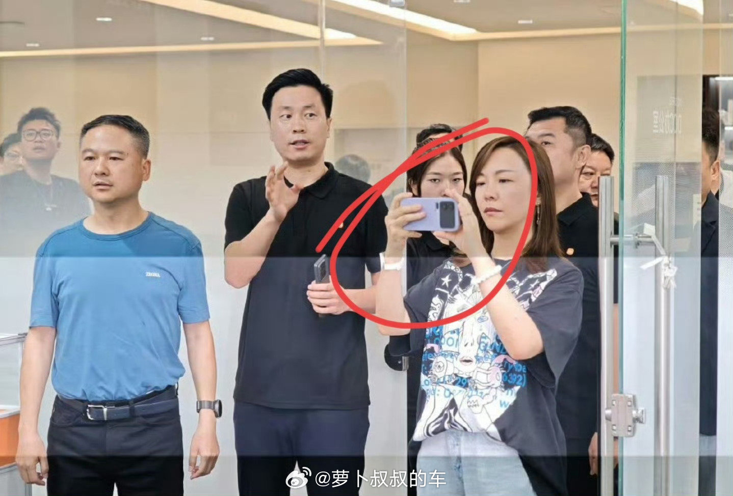 小米16 小米16的外观设计，与苹果iPhone17是心有灵犀，真是刺激。  ​