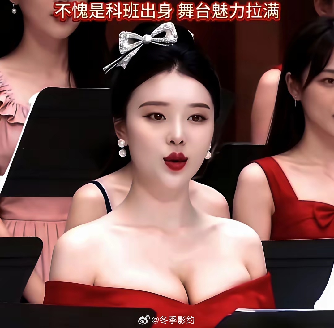 “岁月长河从不会停歇……”四川音乐学院校园专场音乐会上，声乐新秀大胸怀，大格局，