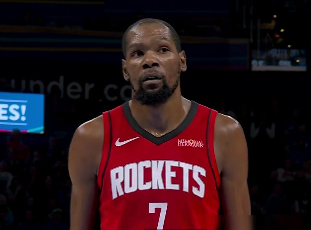 杜兰特干拔跳投撕开防线，把29分狠狠砸在猛龙主场的地板上，带领火箭113比99拿