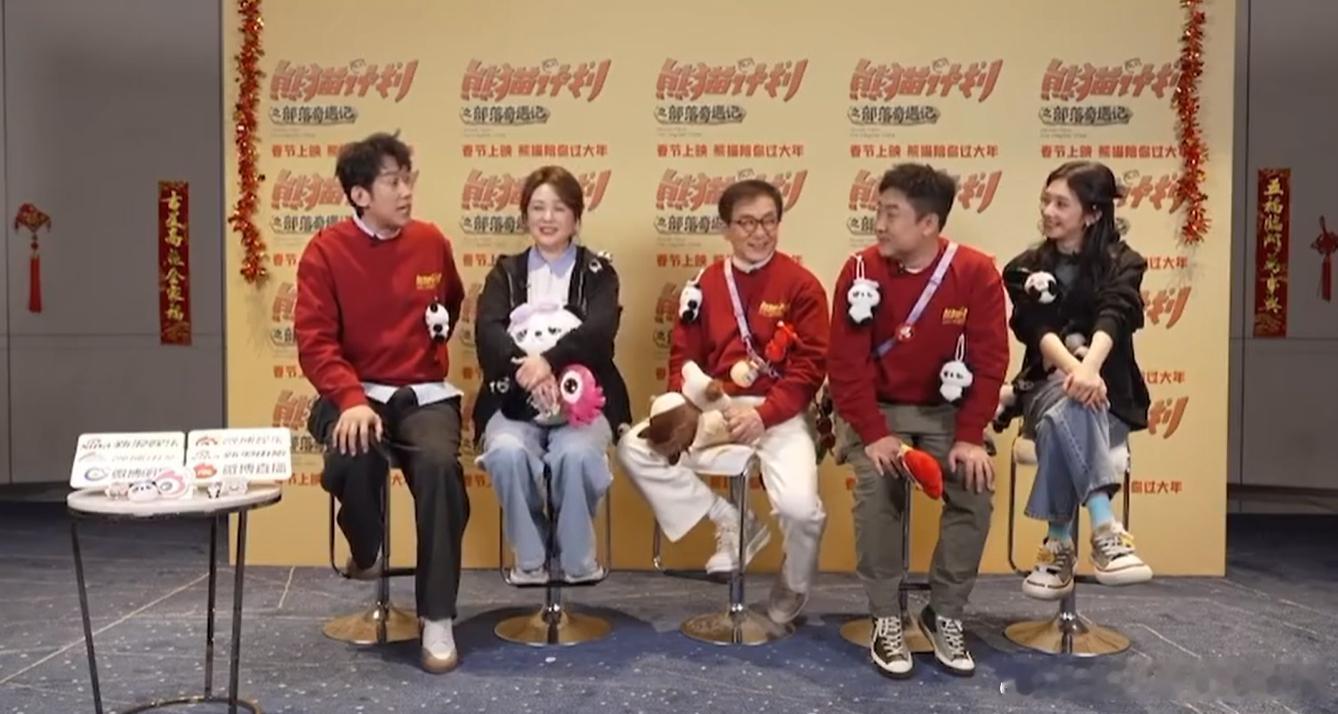 37岁于洋演43岁马丽儿子 我反复确认了好几遍才相信，两人年纪相差不大，戏里却是