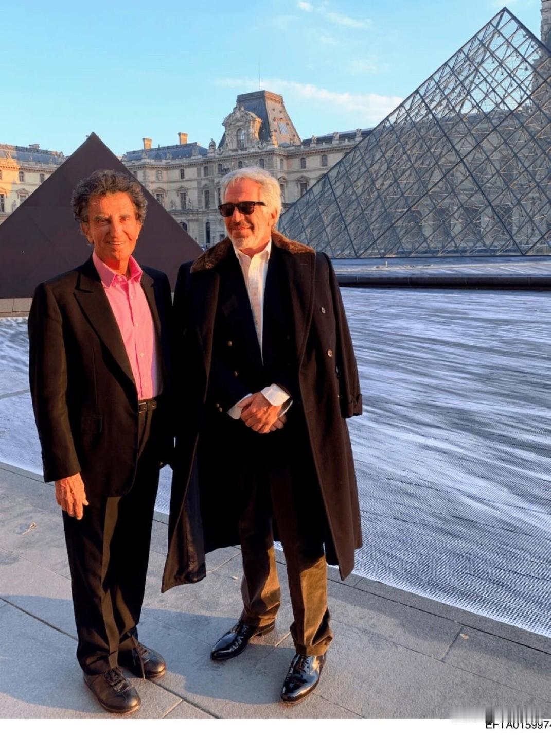 纽约邮报突发新闻：法国前文化部长杰克·朗在最新披露的爱泼斯坦的文件中出现 600