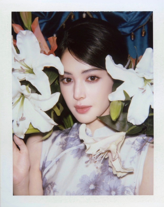 娜扎旗袍撕拉片谁懂！这才是我想象里的民国贵女模样，胶片记录民国风华，美得很有层次
