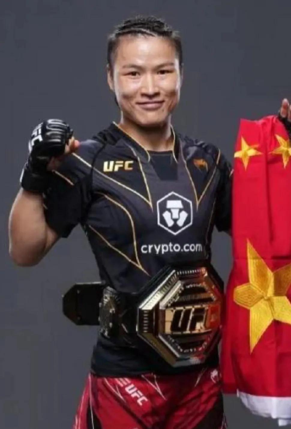 格斗之王，张伟丽说，这次的对手莱莫斯，很强大，出拳有力，动作敏捷，我没有十足的把