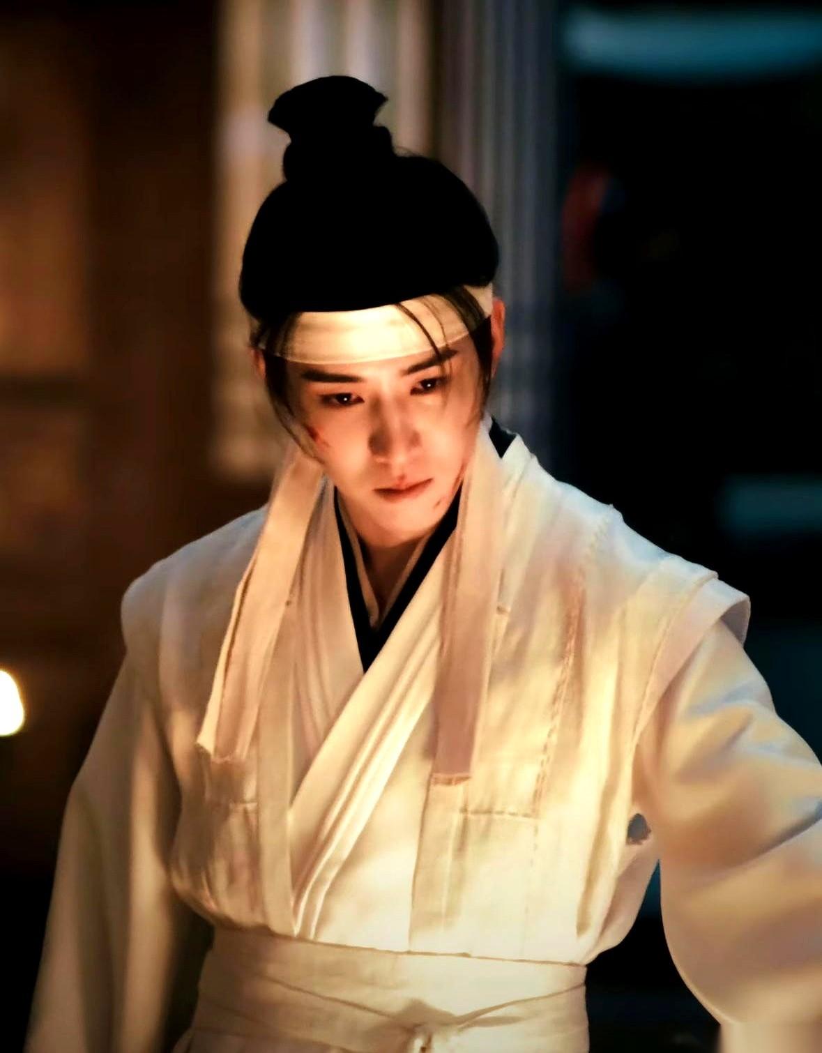 一大家子下的棋，满盘皆输，最后把他一个卒子推出去，当炮灰了。
就这么简单。
你说