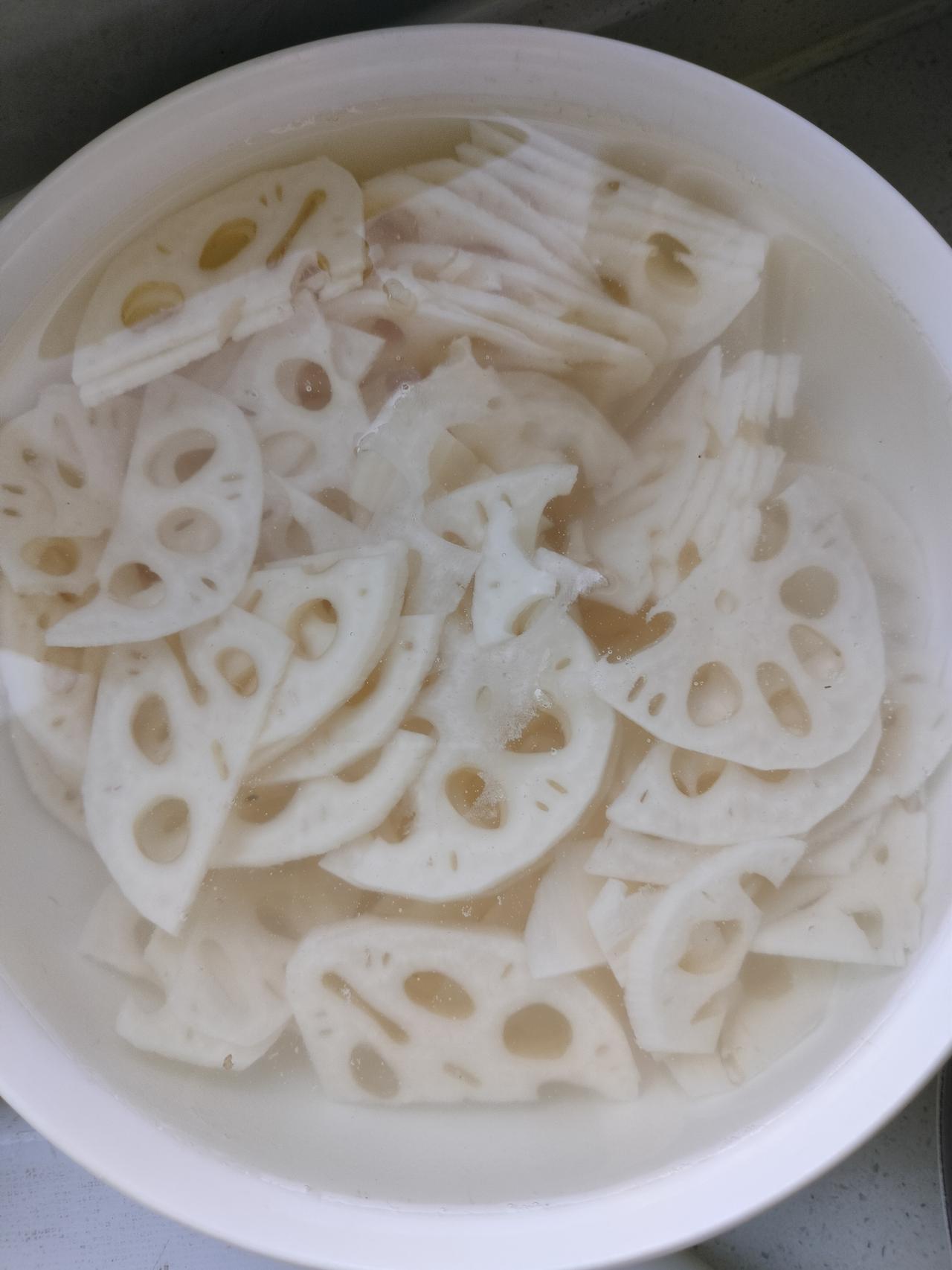 你问我答昨天买了新鲜的藕，老公说这个有泥，可我却觉得冬天买的藕是清洗好的，里边没