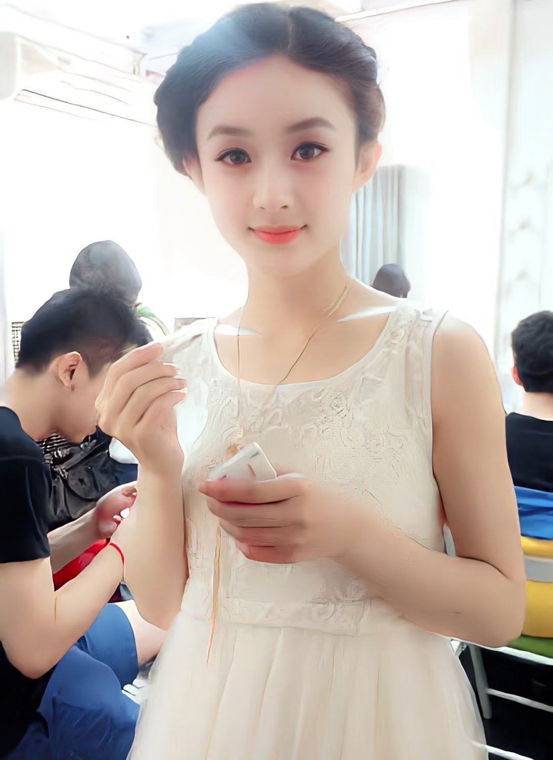 赵丽颖[超话]赵丽颖沈璃 zly赵丽颖李红樱 冬天是个寒冷的季节，可为什么一看到
