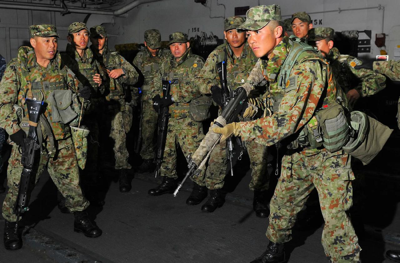 越是这个时候越要注意防范日本。我说这句话，并不是空穴来风，也绝非危言耸听，而是有