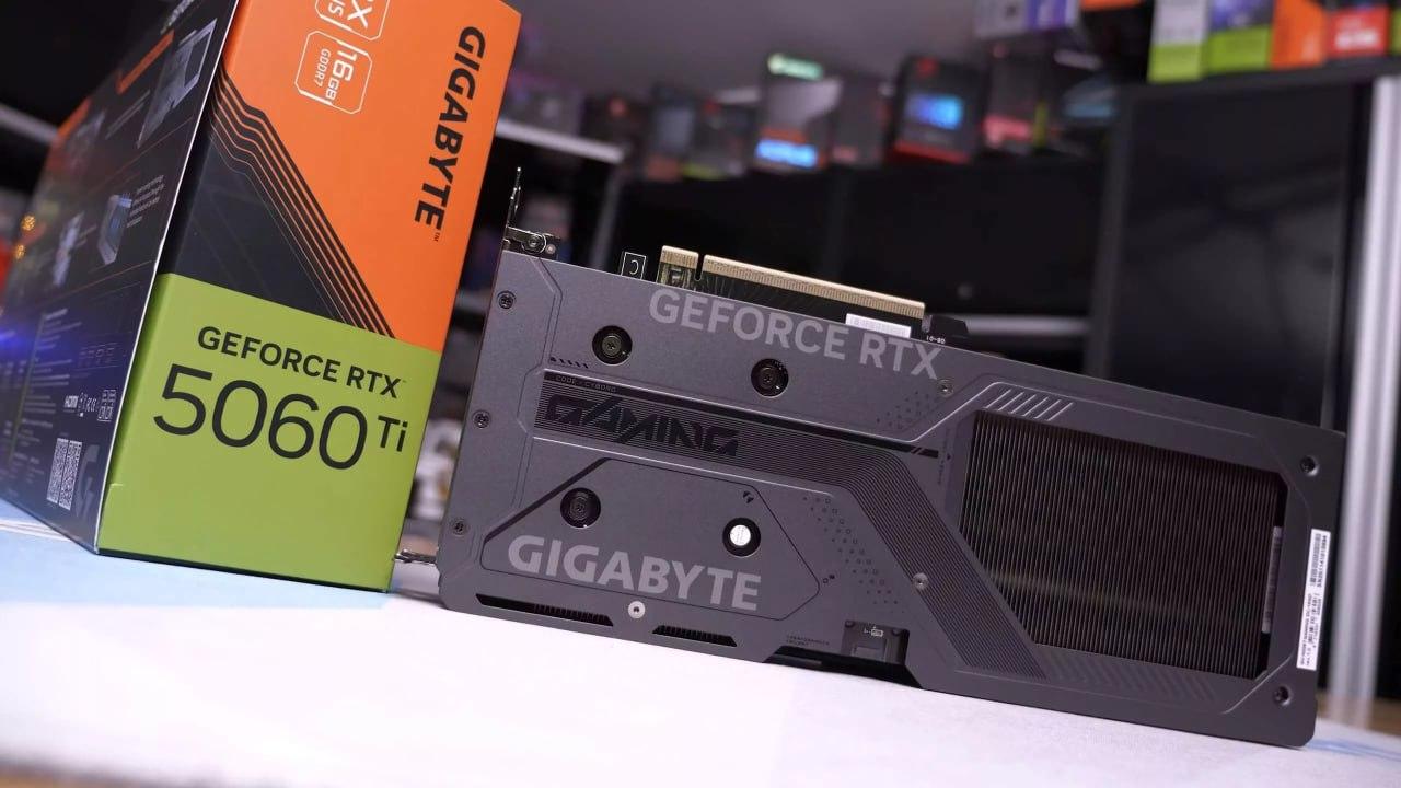英伟达推出固件更新修复 RTX 5060 启动时黑屏或白屏问题，根源在于与某些主