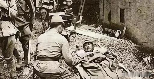 1939年，曾大肆屠杀南宁百姓的日军少将中村正雄被击中腹部，身受重伤，军医为了取