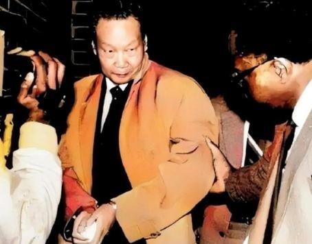 1986年，潜伏美国长达37年的王牌特工金无怠被捕，在遭受严酷审讯后，他突然有气