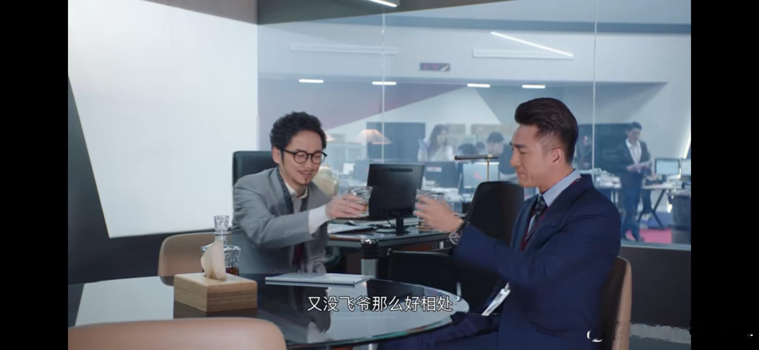 新闻女王2节奏 不得不说《新闻女王2》的节奏太赞了，没有注水的情节，每一分钟都像