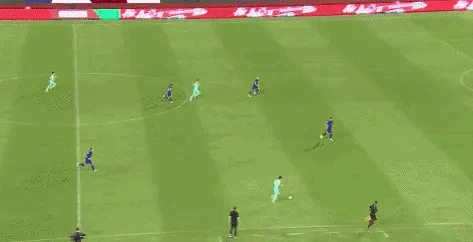 如果你是武磊，这球如何处理？[what]千万不要让球迷来喷你！能力、体能、意识…