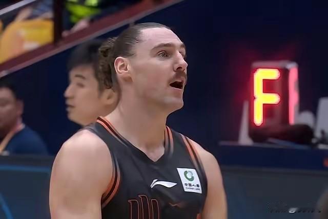 外援克里斯继续缺阵战北控，琼斯和斯蒂尔继续报名参赛，不过，克里斯已经参加在北控的