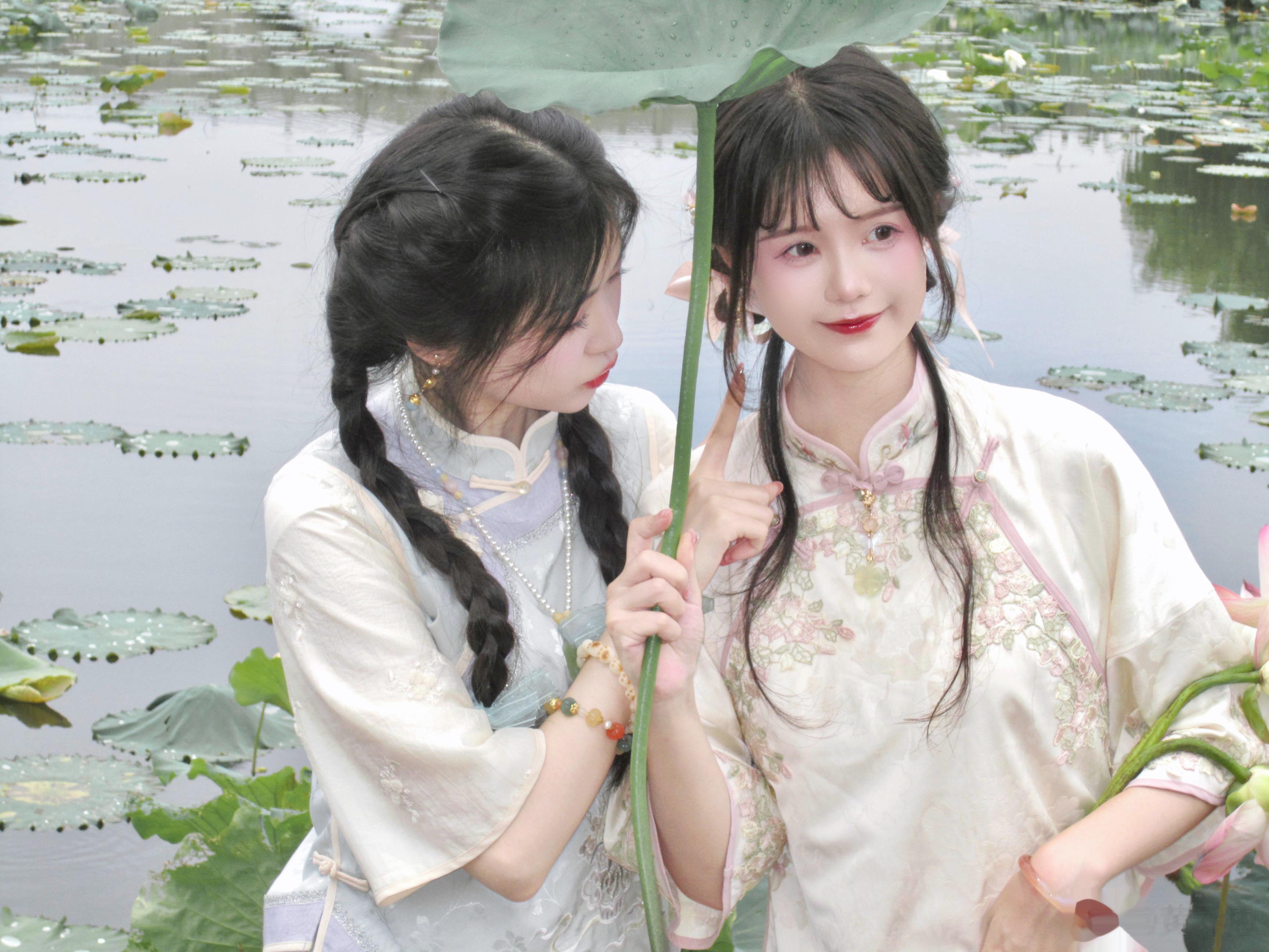 官博发了美丽的正片，我就补充一些晒蔫了的ccd花絮吧～7/31 《岁岁安澜》三色