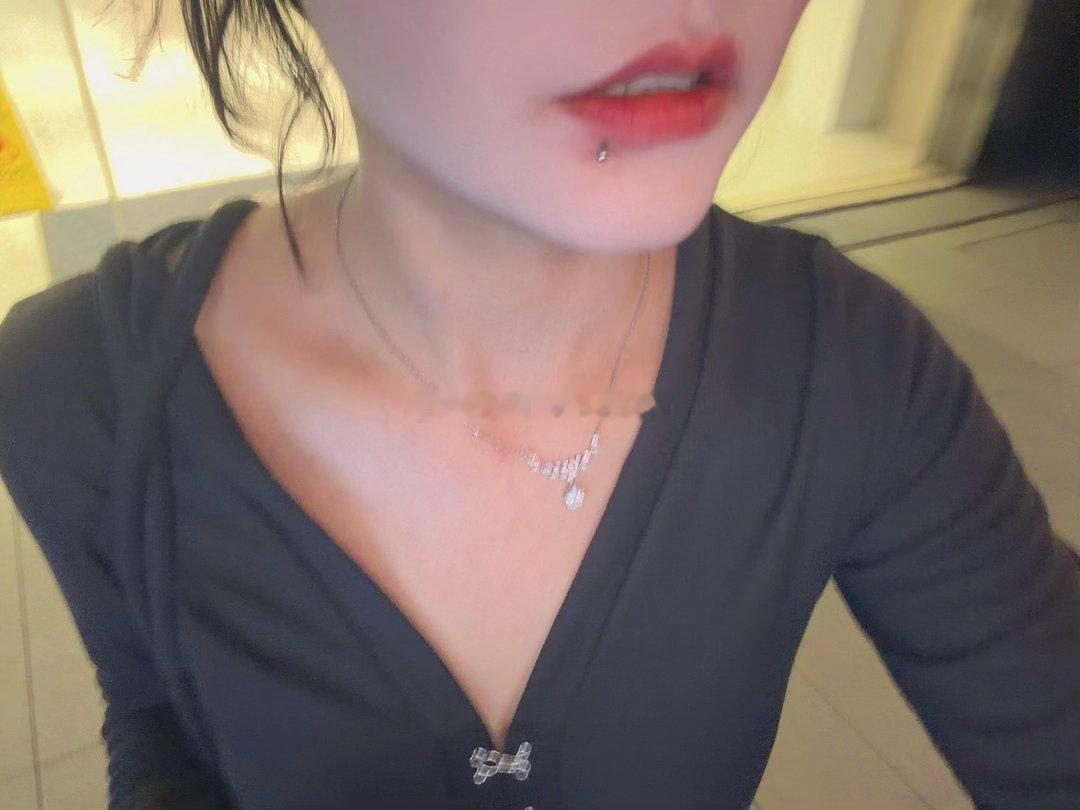 我努力想逃脱精神小妹的标签🏷️却更加精神小妹了 