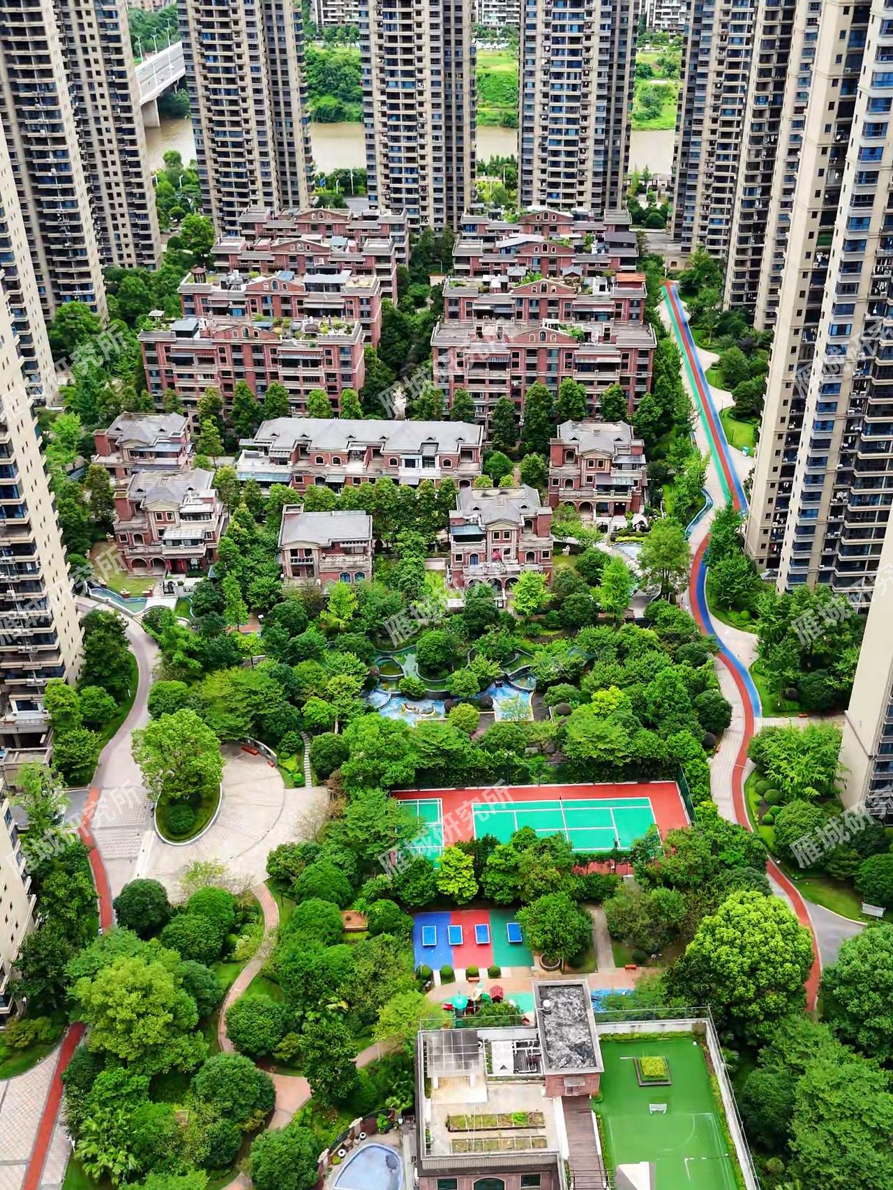 看来以后衡阳长湖新区是迎来神仙打架了啊
 
深耕蒸湘长湖多年的老牌大盘金河湾七期