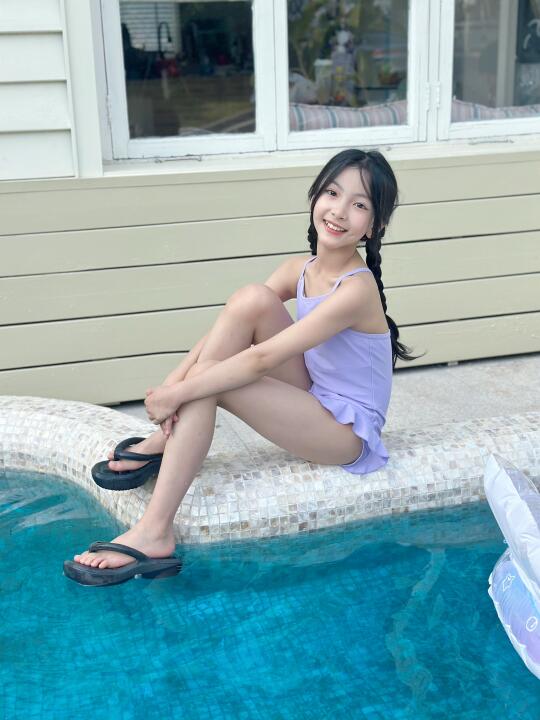 夏天和我一起玩水吧～🩱泳池真的很好拍～