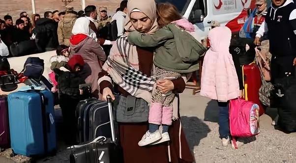 联合国紧急发声，一场堪比灾难的返乡潮，正把阿富汗往绝路上逼，再这样下去，这个国家