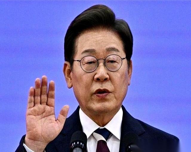 最近，一位韩国军事专家甩出一句硬茬话：就算美国把11艘航母全部拉出来，带上所有先