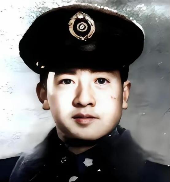他曾是马步芳的独子、西北悍将，兵败后逃亡到了海外。2008年，87岁的他生活清贫